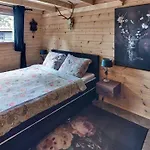 Finse Retreat Met Haard & Bar Aan Bos En Strand! 山林小屋