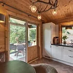 Finse Retreat Met Haard & Bar Aan Bos En Strand! 许尔斯霍斯特