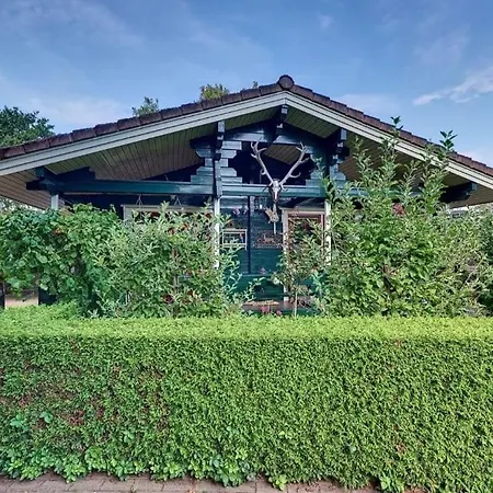 Finse Retreat Met Haard & Bar Aan Bos En Strand! ロッジ フルスホルスト